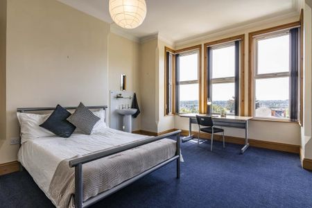 8 bedroom house to rent - Photo 2