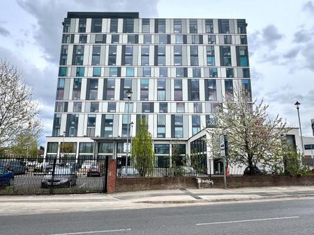 1 bedroom in a flat share to rent - Photo 4