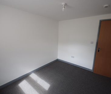 Studio to rent - Photo 6