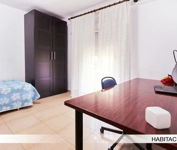 Calle Santo Ángel, Sevilla, Andalusia 41011 - Photo 2