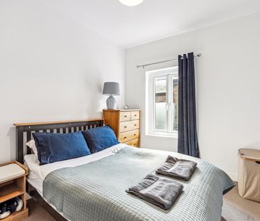 2 Bed Flat, Battersea Park Road, SW11 - Photo 6