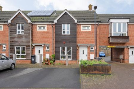 3 Bed End Terrace - Photo 4