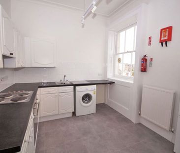 A 2 Bedroom Flat in Lansdown Terrace GL50 2JT - Photo 5