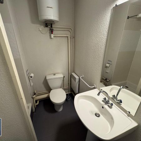 Location Appartement 1 pièce 16m² POITIERS 86000 - Photo 3