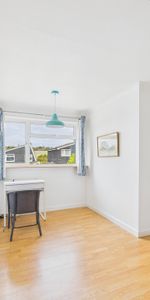 4 bed detached house to rent in Rook Road, Wooburn Green, High Wycombe, Buckinghamshire, HP10 0PY - Photo 4