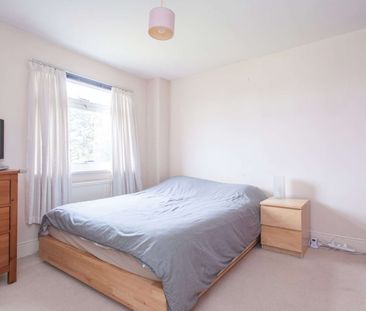 Sandringham House, Courtlands,, Sheen Road, Richmond, TW10 5BG - Photo 5