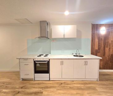 Townhouse in the Heart of St Albans! - Photo 3