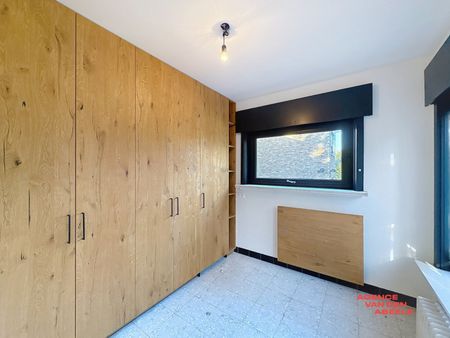 Ruime alleenstaande villa met grote tuin en veranda - Foto 4