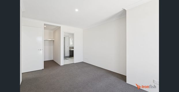 Brand new build on the coast! - Photo 1