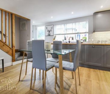 2 bedroom terraced house to rent - Photo 4