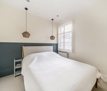 3 bedroom flat to rent - Photo 6