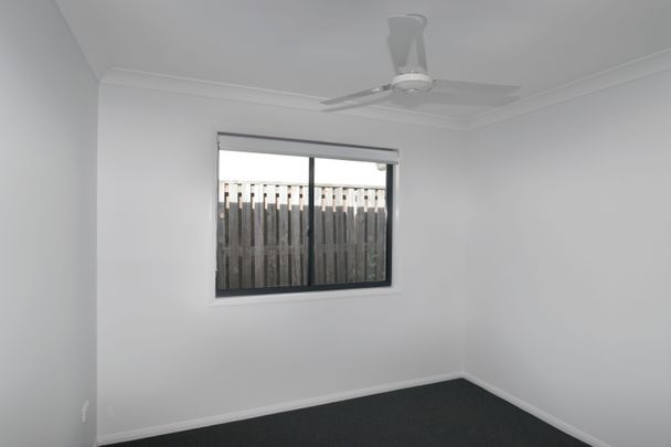 HOME IN POPULAR ESTATE! - Photo 1