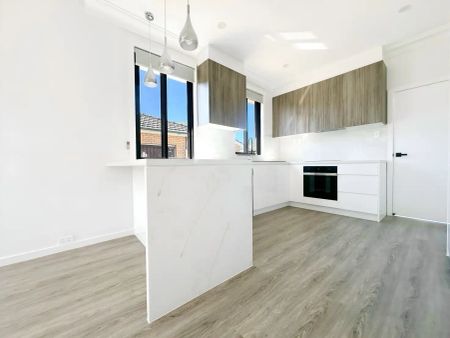 “Recently Renovated - Water Usage Included!” - Photo 4