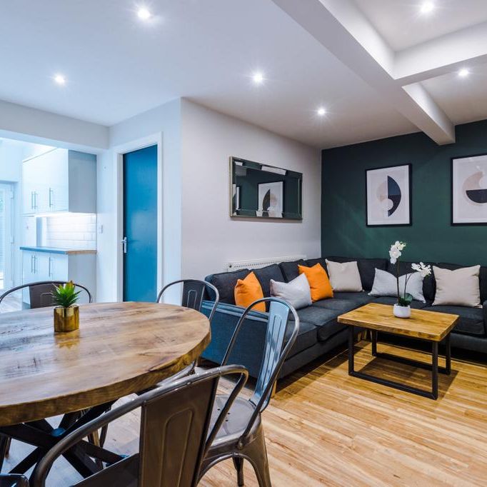 1 bedroom in a house share to rent - Photo 1