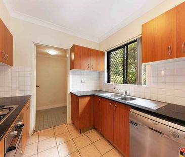 Modern 2 Bedroom Apartment Located in Central Chatswood - Photo 6