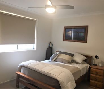 Spacious Family Home in Elambra - Photo 4