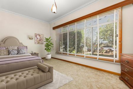 28 Woodlands Street, Strathmore VIC 3041 - House For Rent | Domain - Photo 5