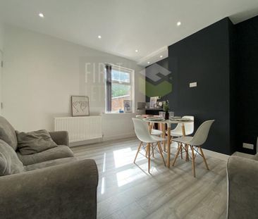 4 bedroom terraced house to rent - Photo 2
