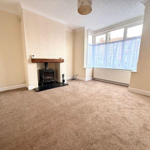 3 bedroom end of terrace house to rent - Photo 1