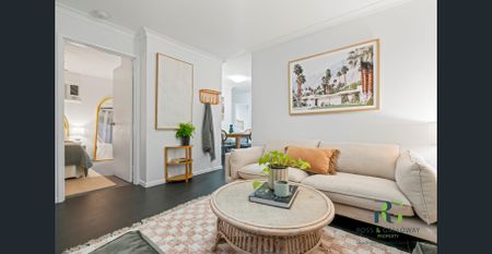 Renovated Low Maintenance Villa - Photo 3