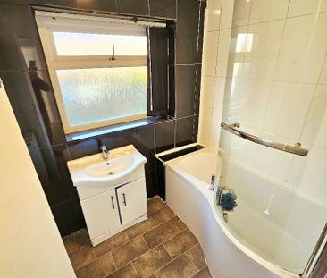 3 bedroom semi-detached house to rent - Photo 4