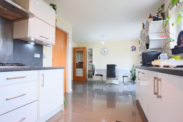 4 bedroom detached house to rent - Photo 1