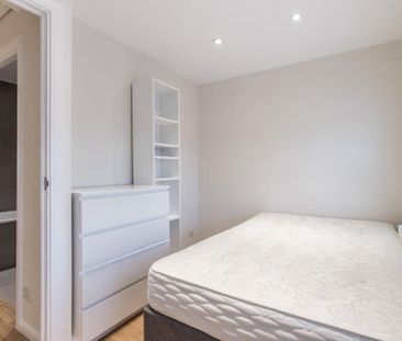 3 bedroom ground floor flat to rent - Photo 4