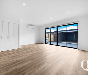 10 Filly Walk, Fraser Rise, Vic 3336 - Photo 2