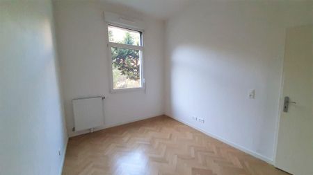 location Appartement T2 DE 44.8m² À VELIZY-VILLACOUBLAY - Photo 2