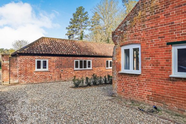 Church Lane, Broome, Bungay - Photo 1