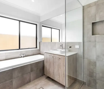 Light-Filled Home Offering Comfort and Convenience - Photo 5