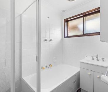 Neat & Tidy home with great size yard - Photo 1