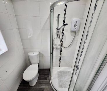 2 bedroom semi-detached house to rent - Photo 6