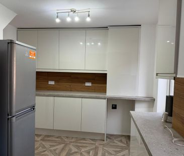 3 bedroom terraced house to rent - Photo 3