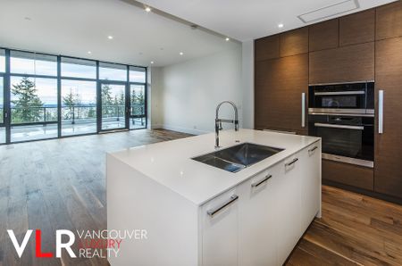 Condo in West Vancouver, BC - Photo 5