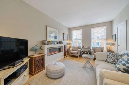 Woking, Surrey, GU22 - Photo 4