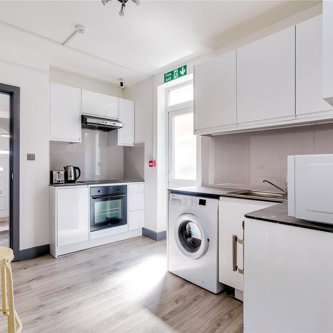 Studio to rent - Photo 1