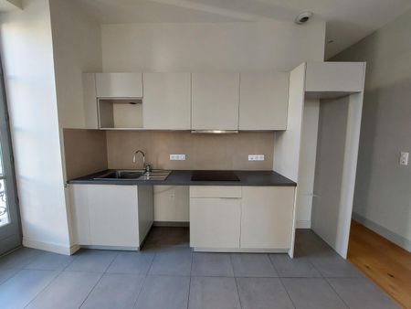 location Appartement F3 DE 66.77m² À NIMES - Photo 4