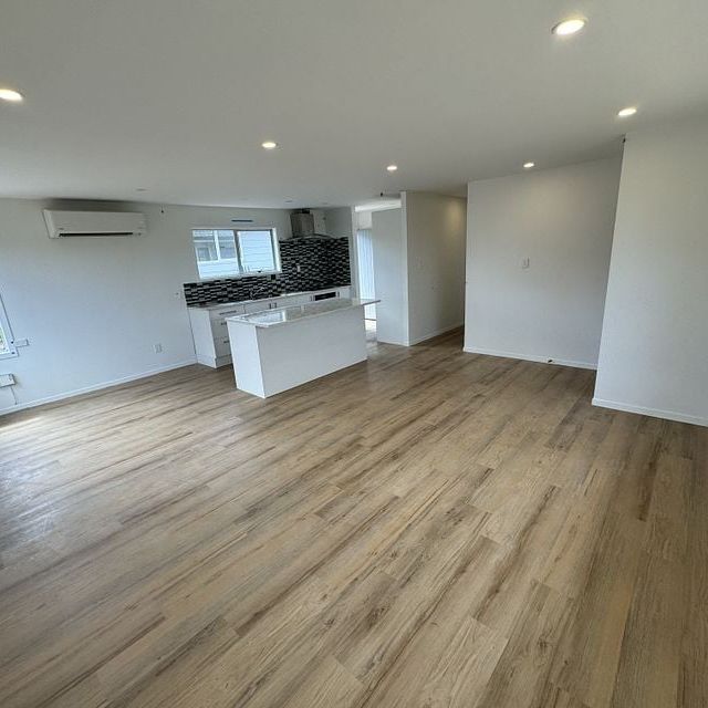 Fully renovated 4bedroom home. Move in March! - Photo 1