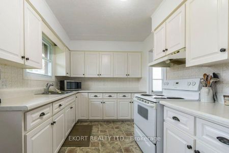 For Lease - 239 Dundas Street Unit# upper, Belleville, Ontario - Photo 2