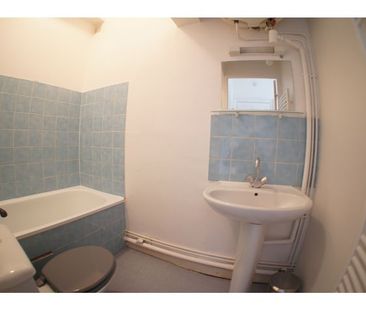 A LOUER ANGERS CENTRE VILLE - Studio avec meubles ... - Photo 4