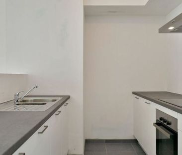 Appartement te huur in La Louvière voor € 900 met 2 slaapkamers - Photo 3