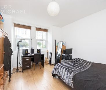 5 bedroom terraced house to rent - Photo 4