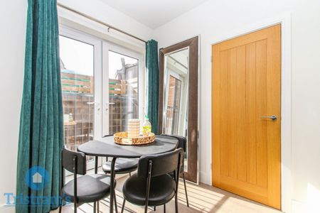 3 bed Apartment for Rent - Photo 3