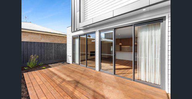 Luxury Living In Old Ocean Grove - Photo 1