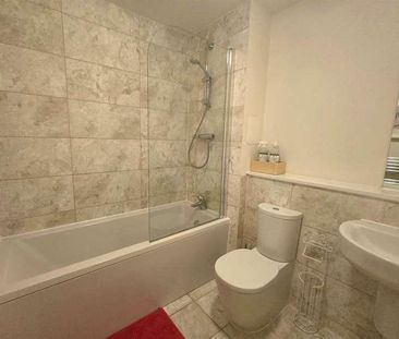 Comet House, Wallis Square, GU14 - Photo 6