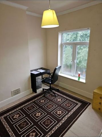 Room in a Shared House, Carnforth Street, M14 - Photo 2