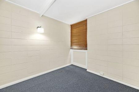 1/126 Henderson Road, Queanbeyan - Photo 3