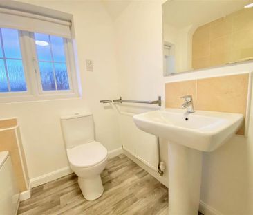 3 bedroom semi-detached house to rent - Photo 6