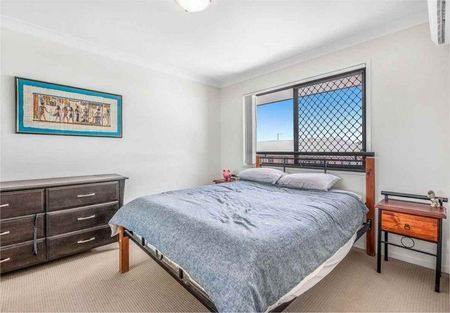 3 BED 2 BATH 2 CAR TOWNHOUSE, ULTRA HIGH SPEED INTERNET - Photo 4